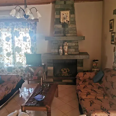 Villa εφχαριστη βιλα με εσωτερικο τζακι *