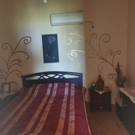 Villa εφχαριστη βιλα με εσωτερικο τζακι Kyparissia