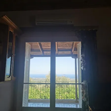 εφχαριστη βιλα με εσωτερικο τζακι Villa