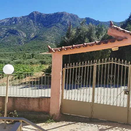 εφχαριστη βιλα με εσωτερικο τζακι
