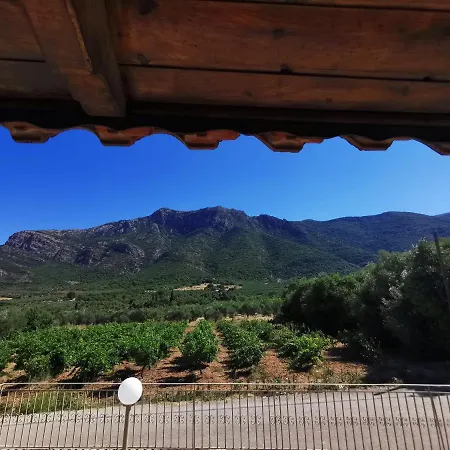 εφχαριστη βιλα με εσωτερικο τζακι Villa *