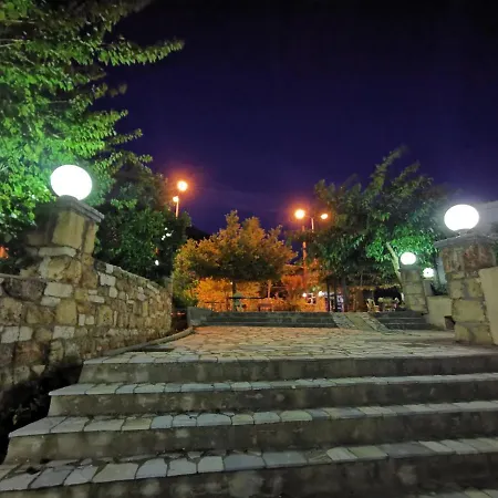 Villa εφχαριστη βιλα με εσωτερικο τζακι *